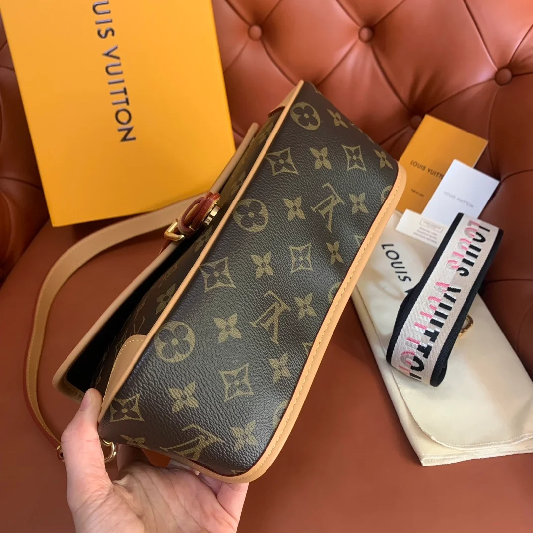 루이비통 다이앤 모노그램 백 M45985