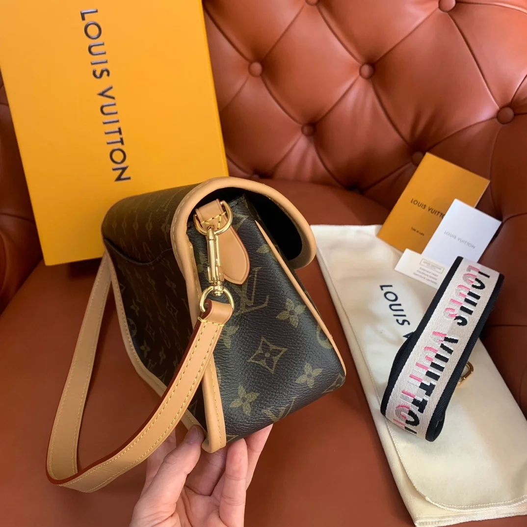 루이비통 다이앤 모노그램 백 M45985