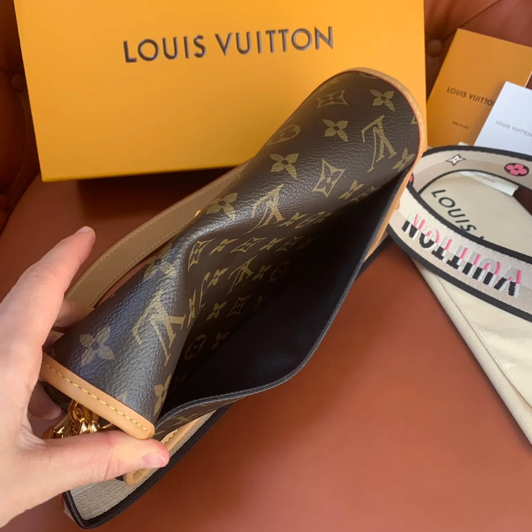 루이비통 다이앤 모노그램 백 M45985