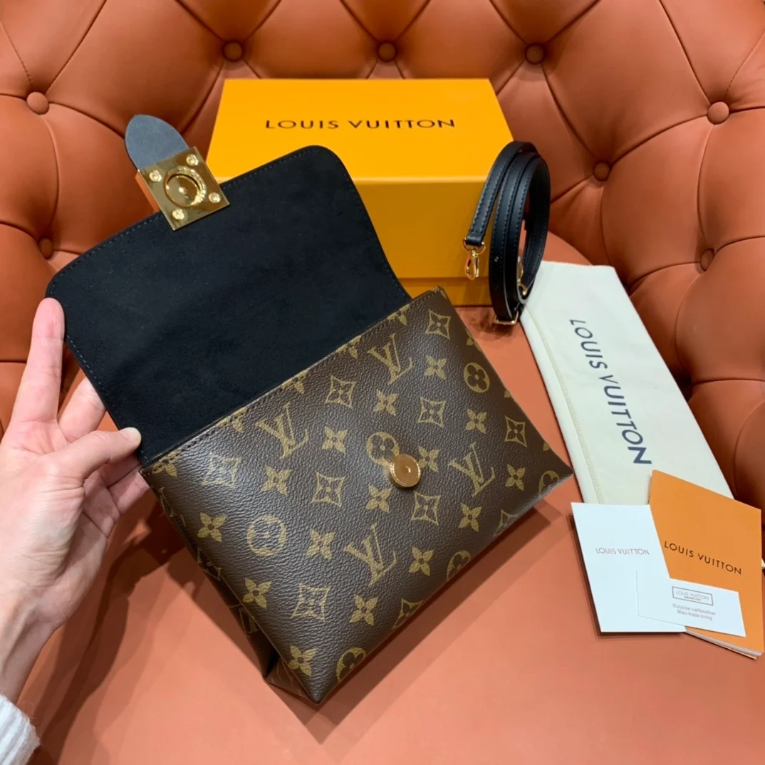 루이비통 라키 BB 모노그램 캔버스 백 M44141