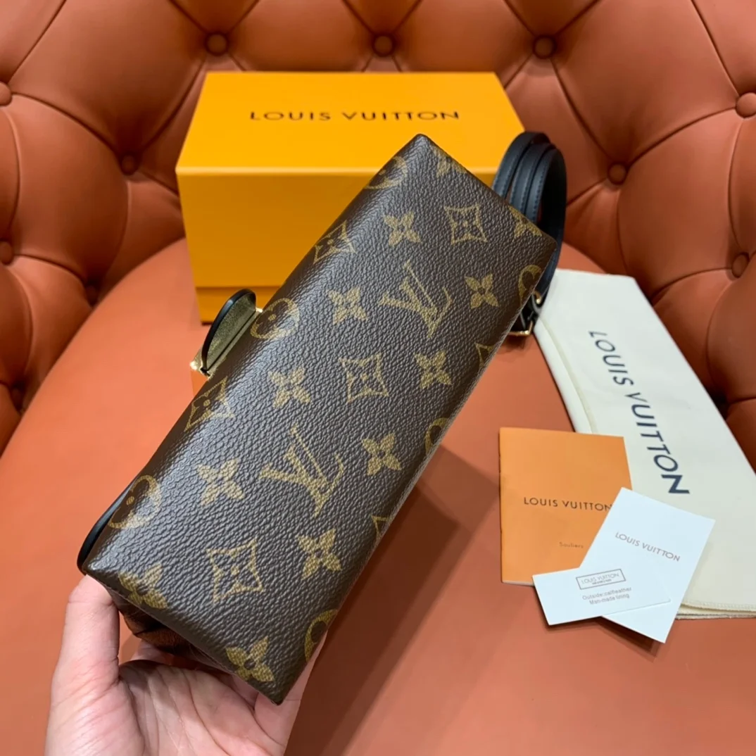 루이비통 라키 BB 모노그램 캔버스 백 M44141