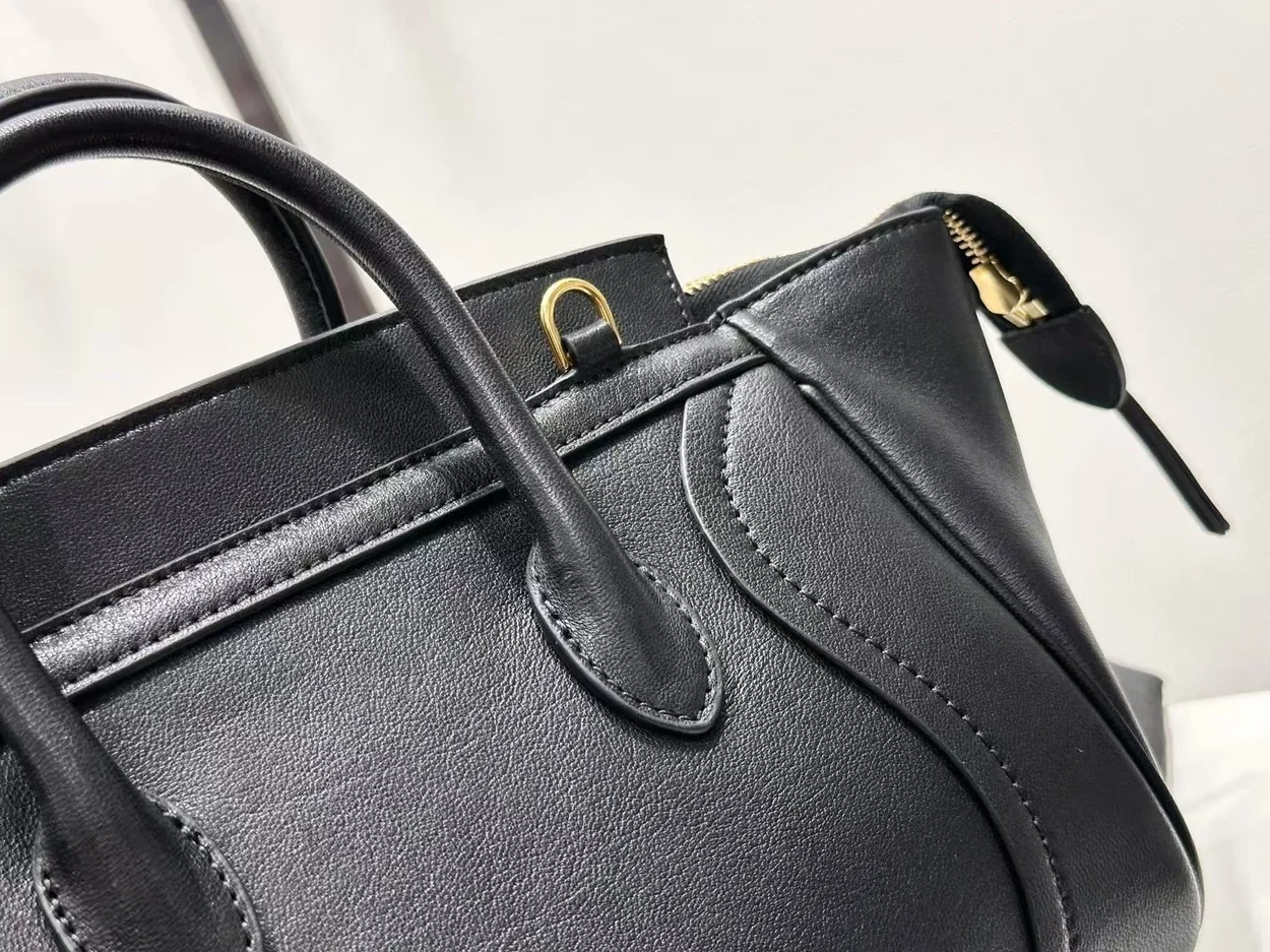 셀린느 스몰 뉴 러기지 셔플 샤이니 램스킨 블랙