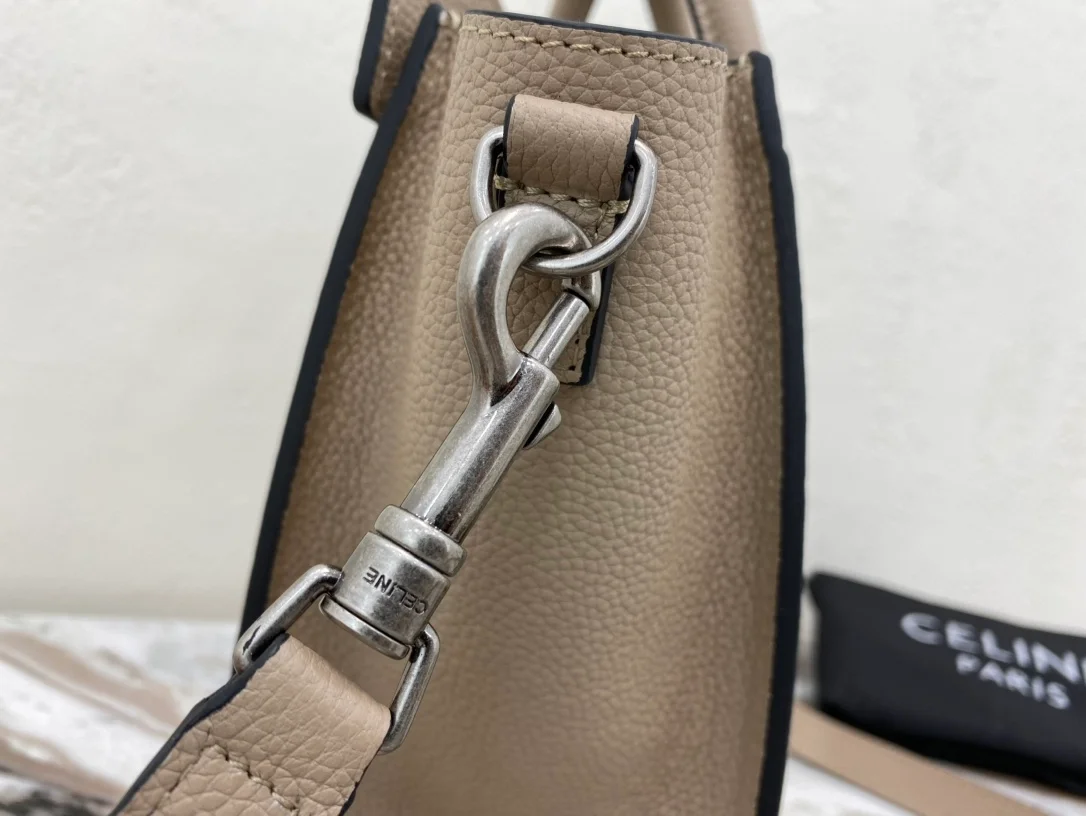 셀린느 나노 러기지백 드럼 카프스킨 실버갈렛