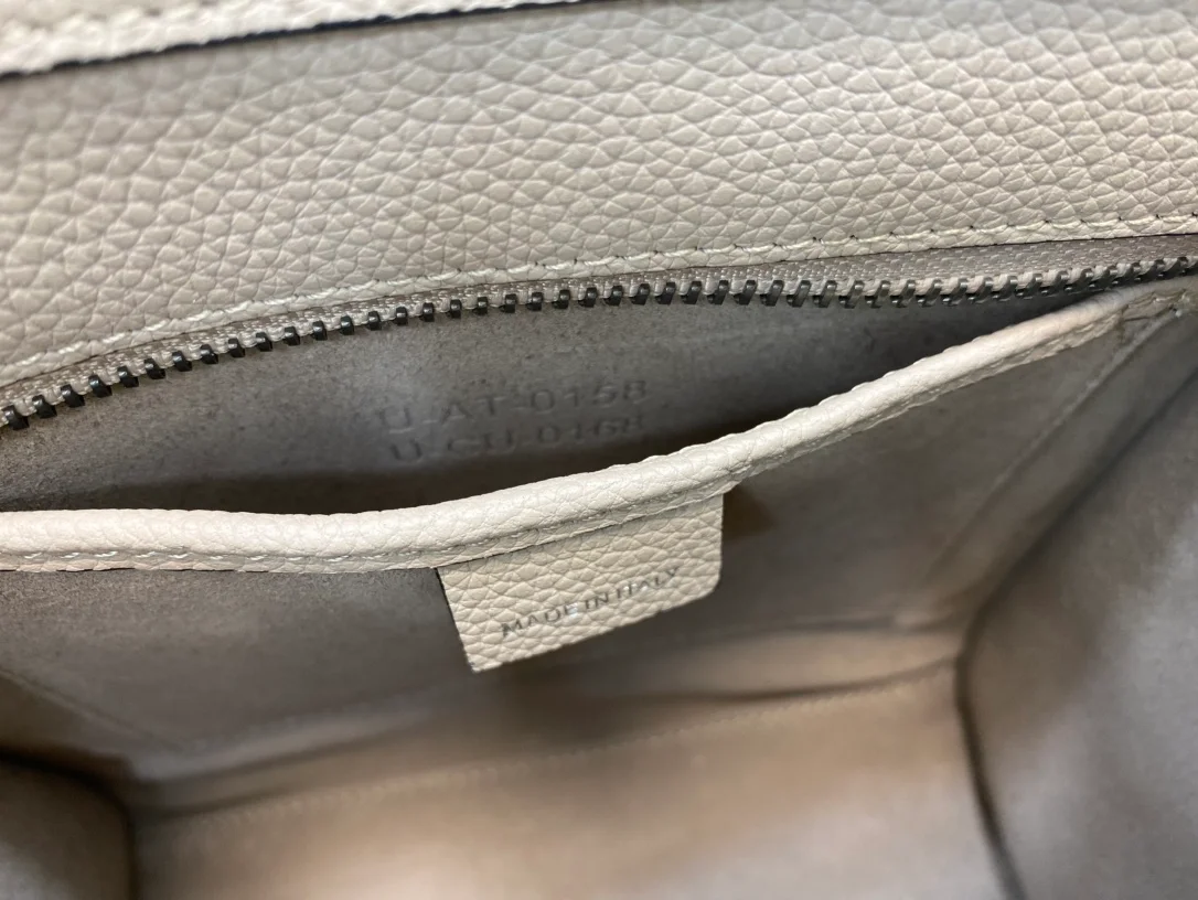 셀린느 나노 러기지백 드럼 카프스킨 실버갈렛