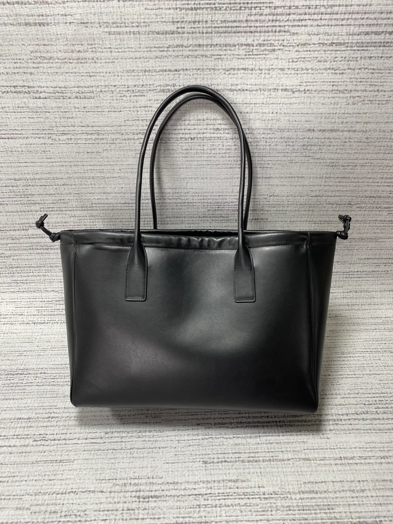 셀린느 드로우스트링 카바스 백 블랙