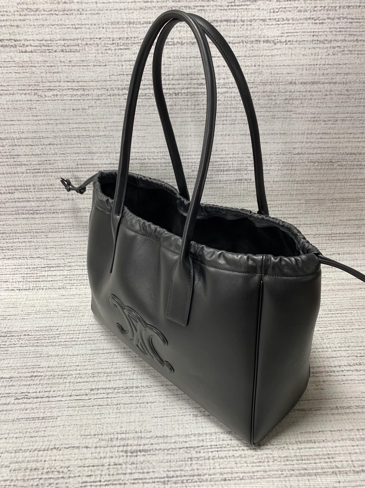 셀린느 드로우스트링 카바스 백 블랙