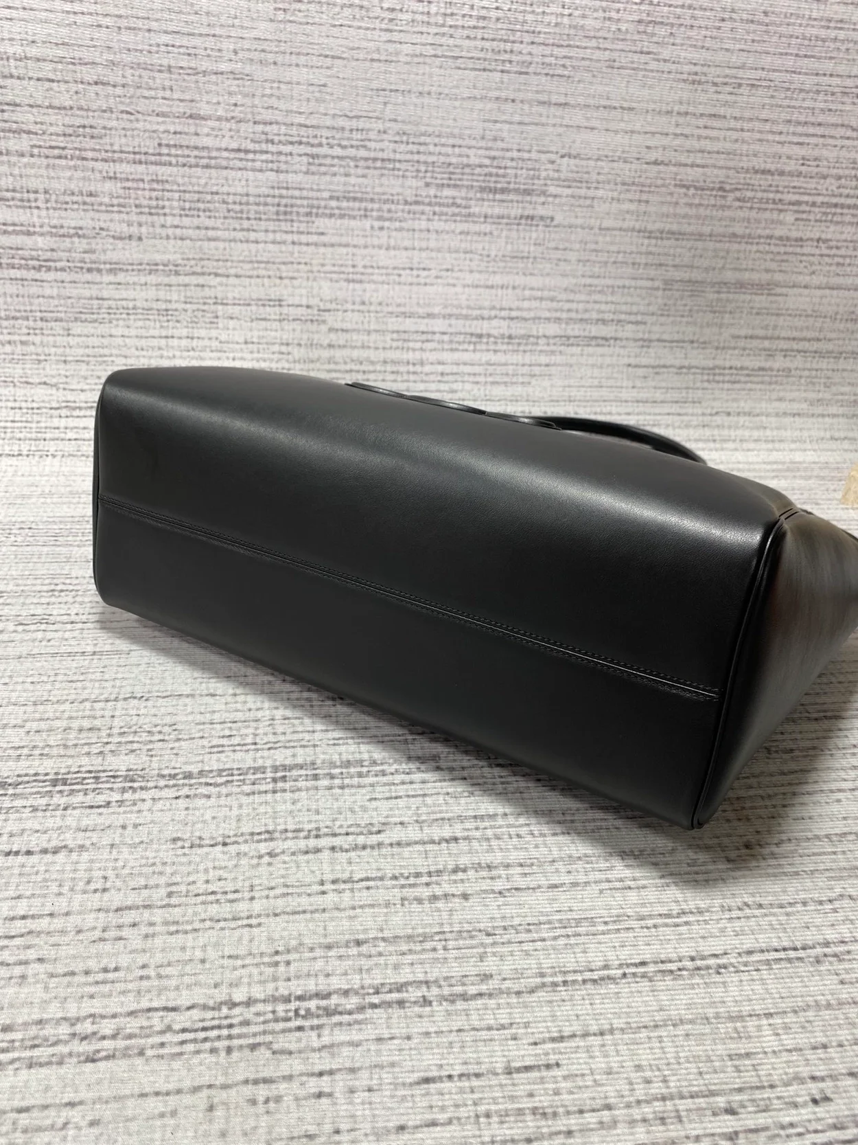 셀린느 드로우스트링 카바스 백 블랙