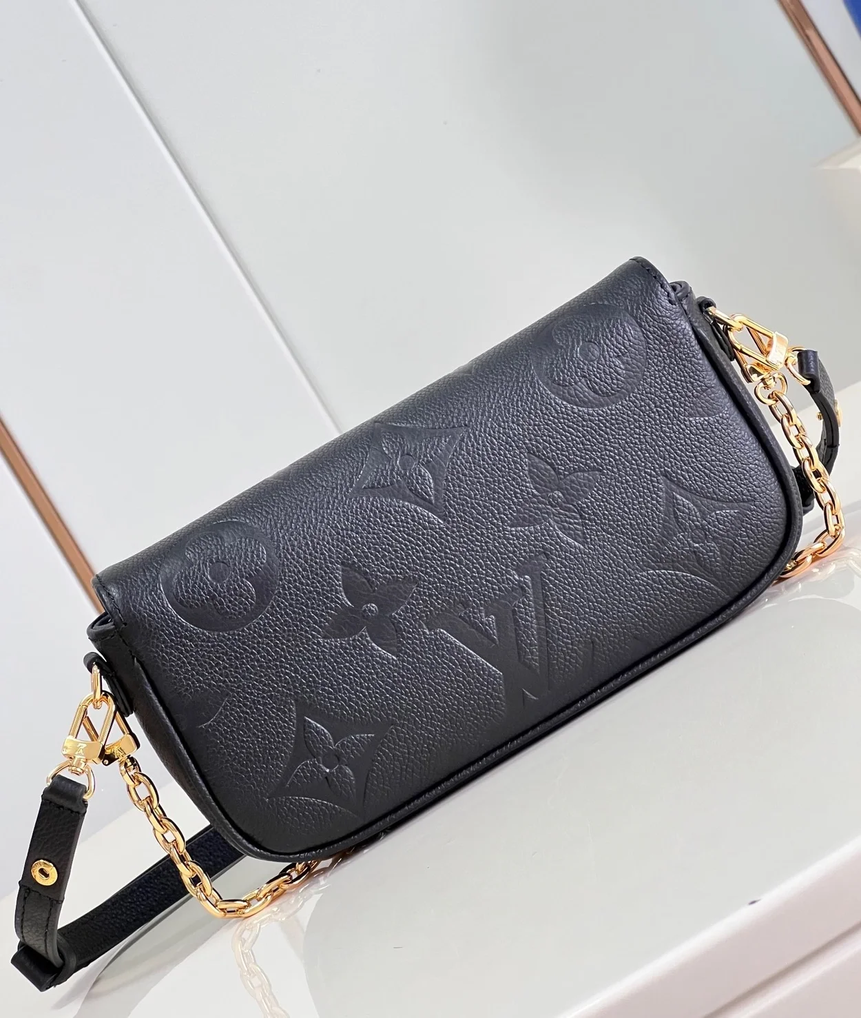 루이비통 아이비 체인 지갑 M82154