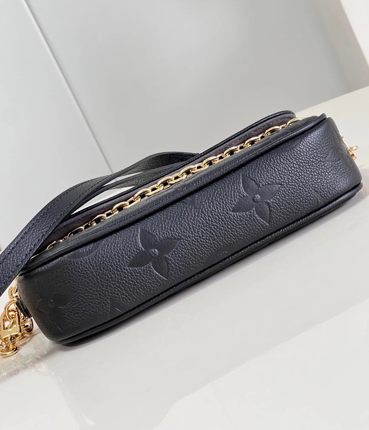 루이비통 아이비 체인 지갑 M82154