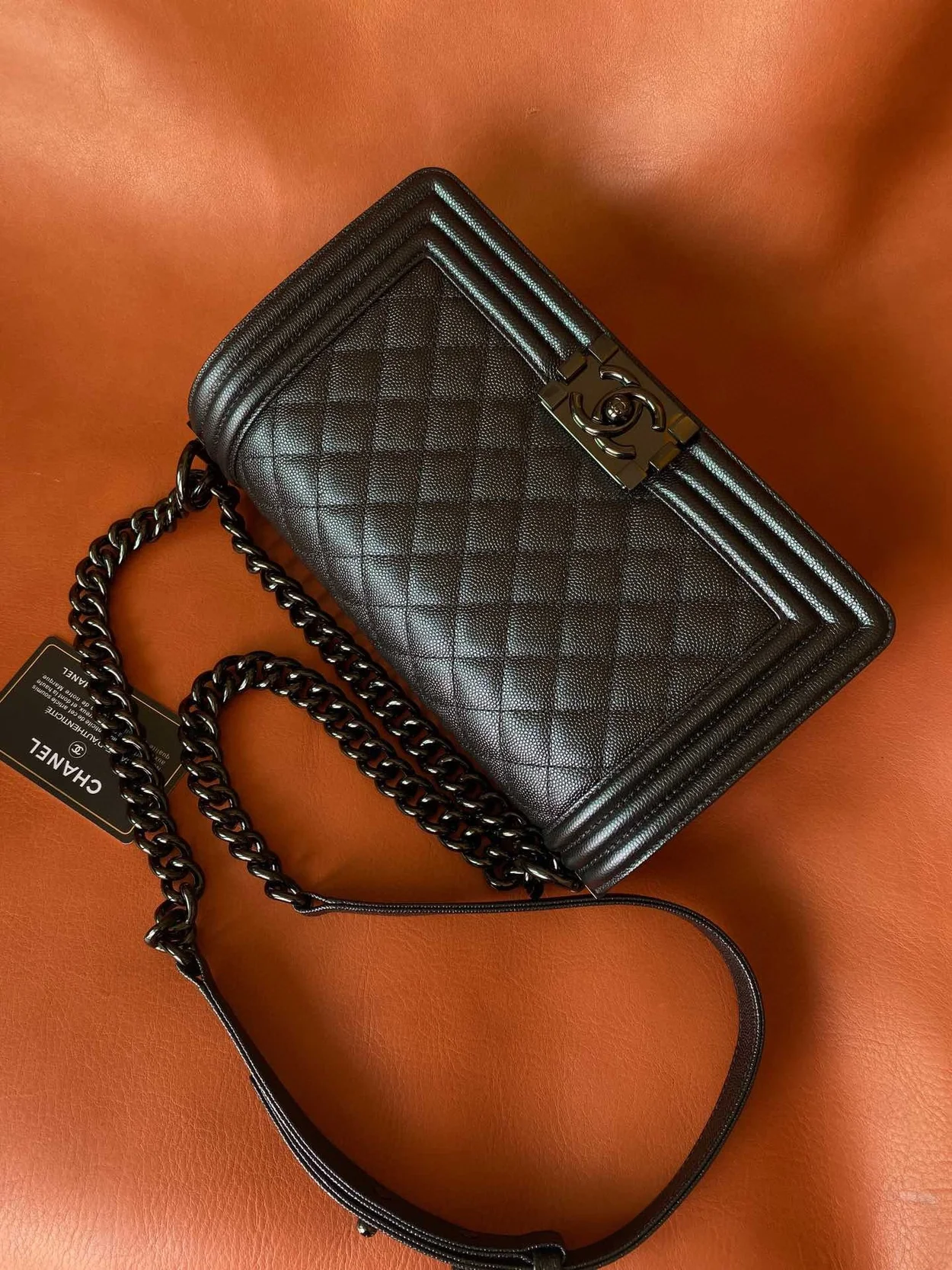 샤넬 보이백 미디움 캐비어 블랙