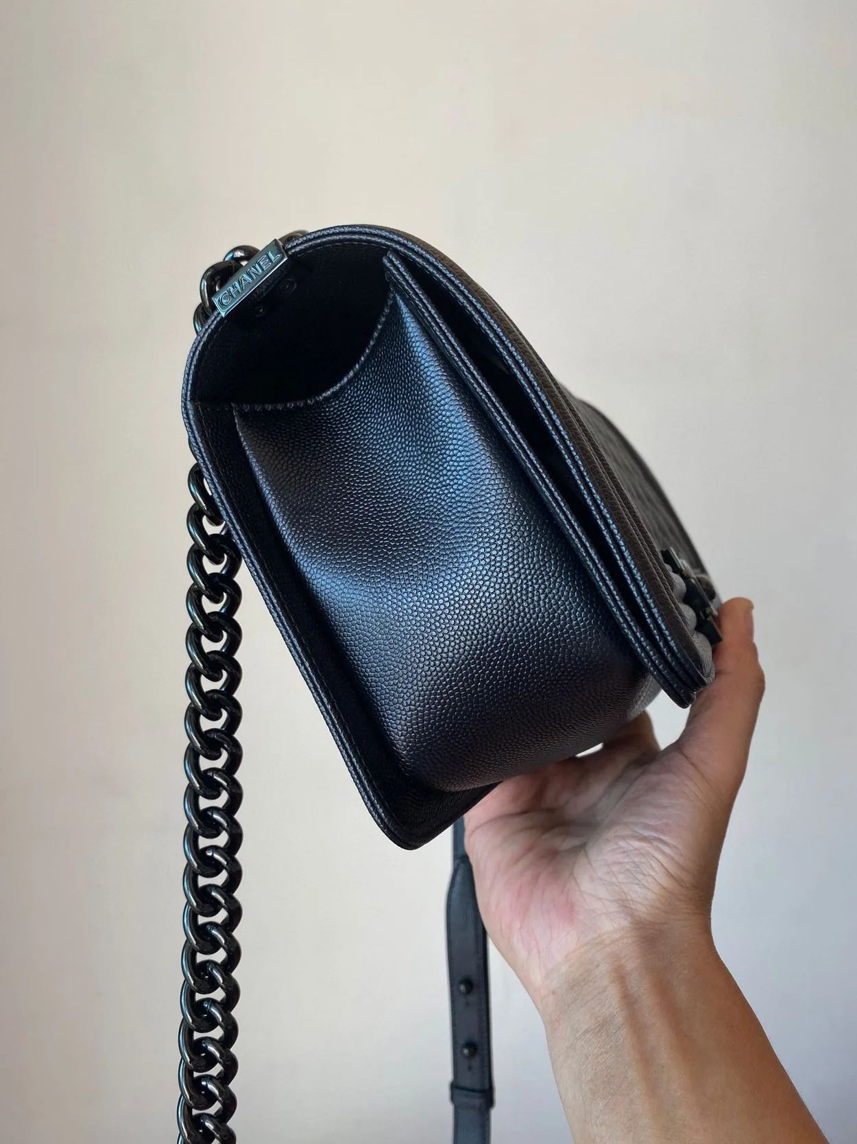 샤넬 보이백 미디움 캐비어 블랙