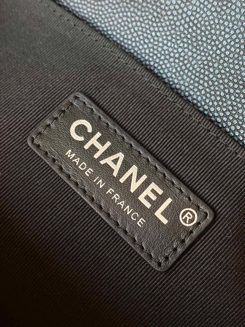 샤넬 보이백 미디움 캐비어 블랙