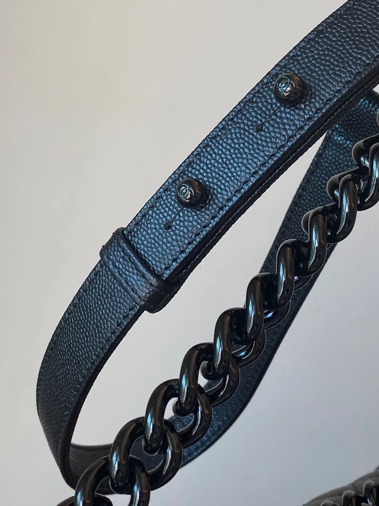 샤넬 보이백 미디움 캐비어 블랙