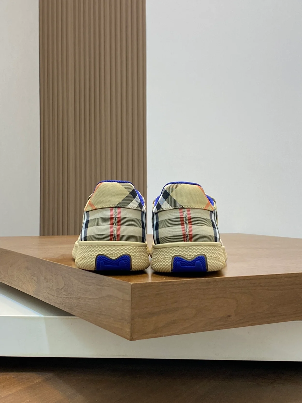 버버리 체크 테라스 스니커즈 샌드