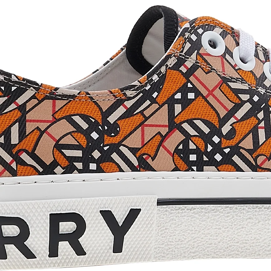 버버리 모노그램 캔버스 프린트 스니커즈