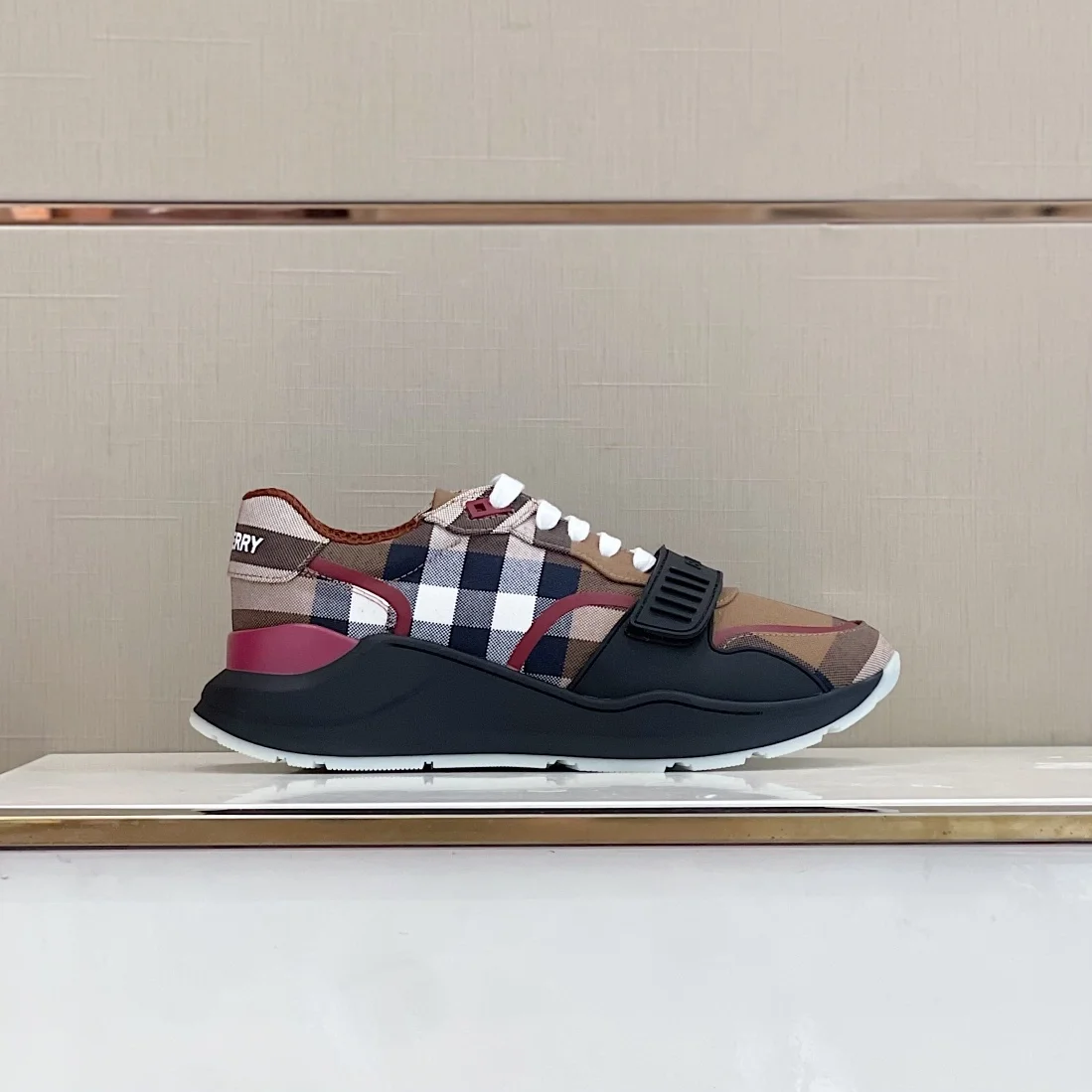 버버리 체크 버치 브라운 스니커즈