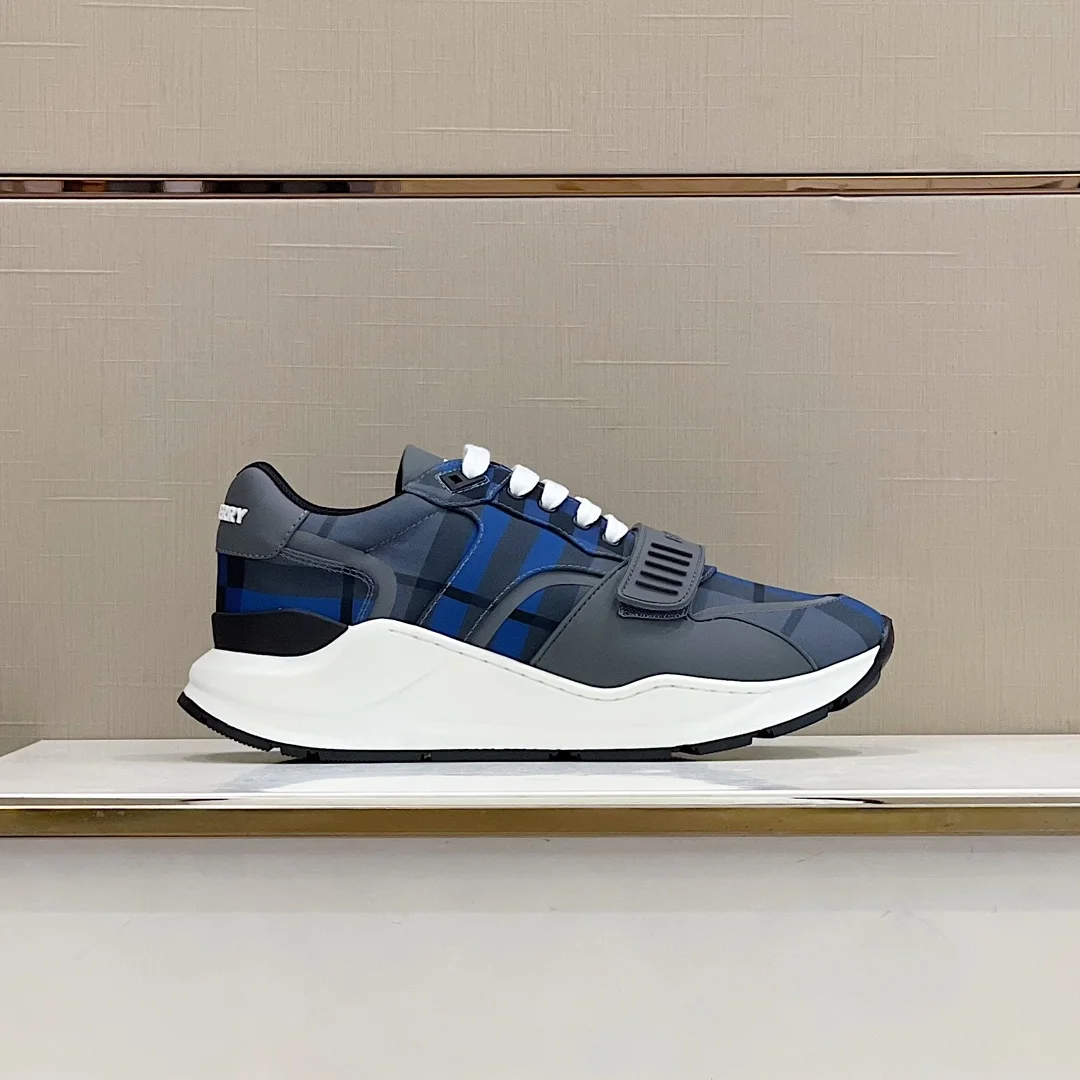 버버리 체크 레더 스니커즈 블루