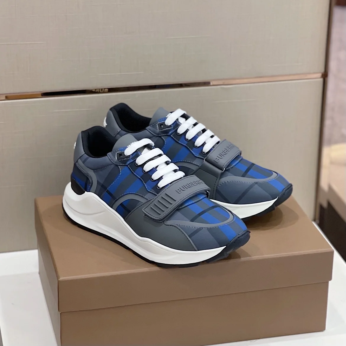 버버리 체크 레더 스니커즈 블루