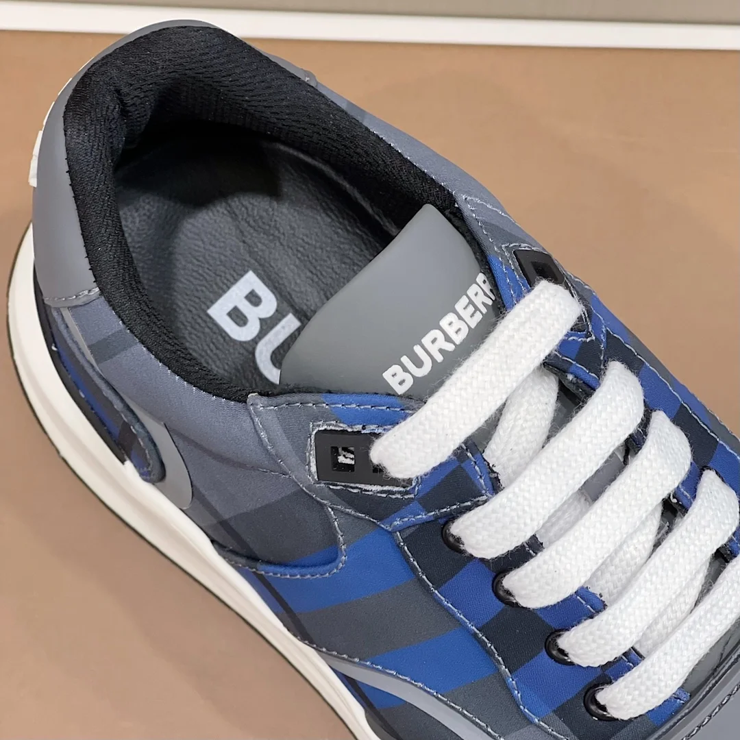 버버리 체크 레더 스니커즈 블루