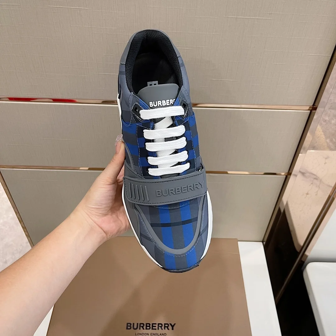 버버리 체크 레더 스니커즈 블루