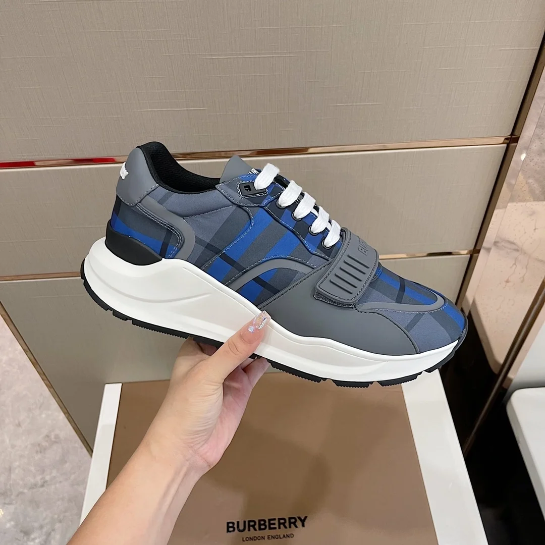 버버리 체크 레더 스니커즈 블루