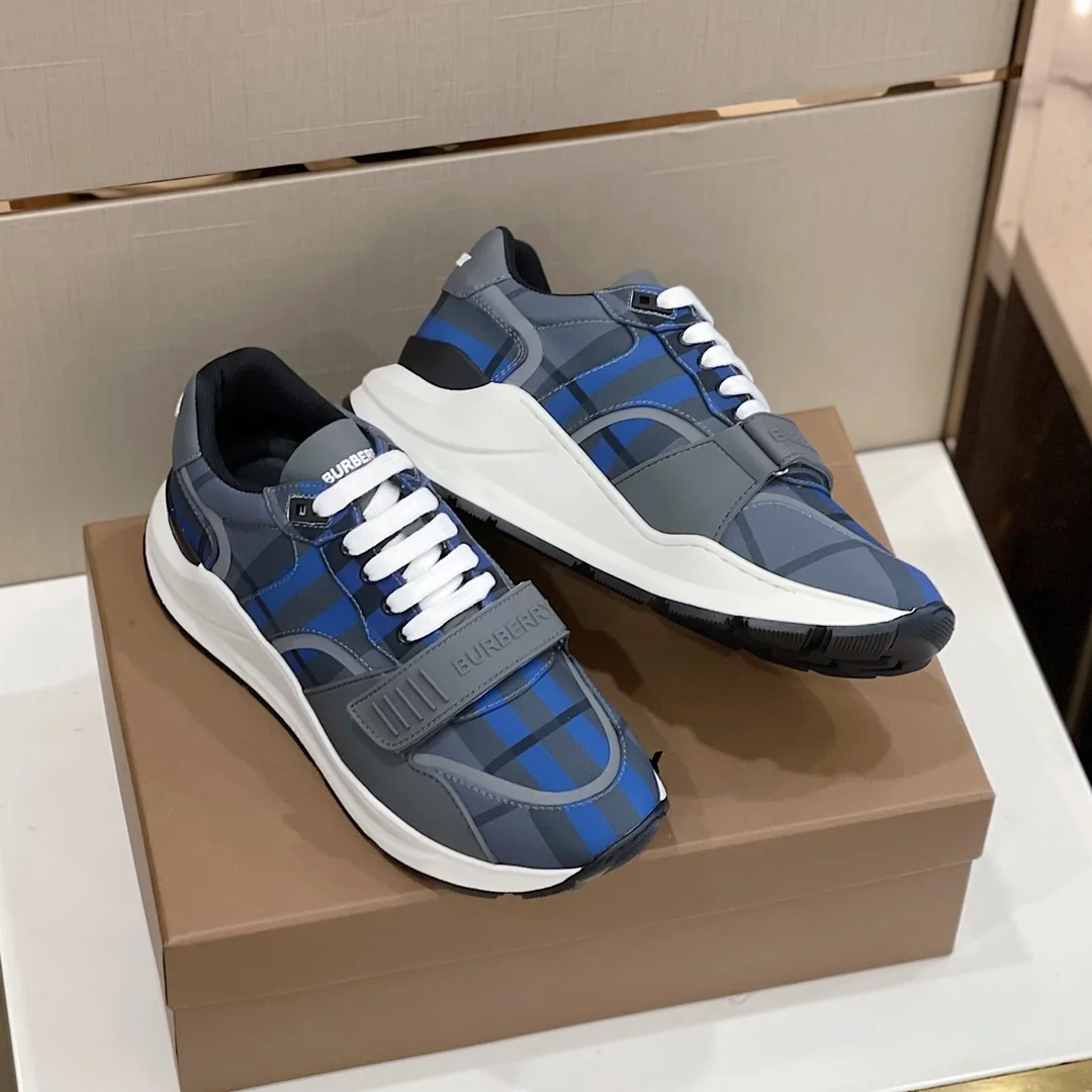 버버리 체크 레더 스니커즈 블루