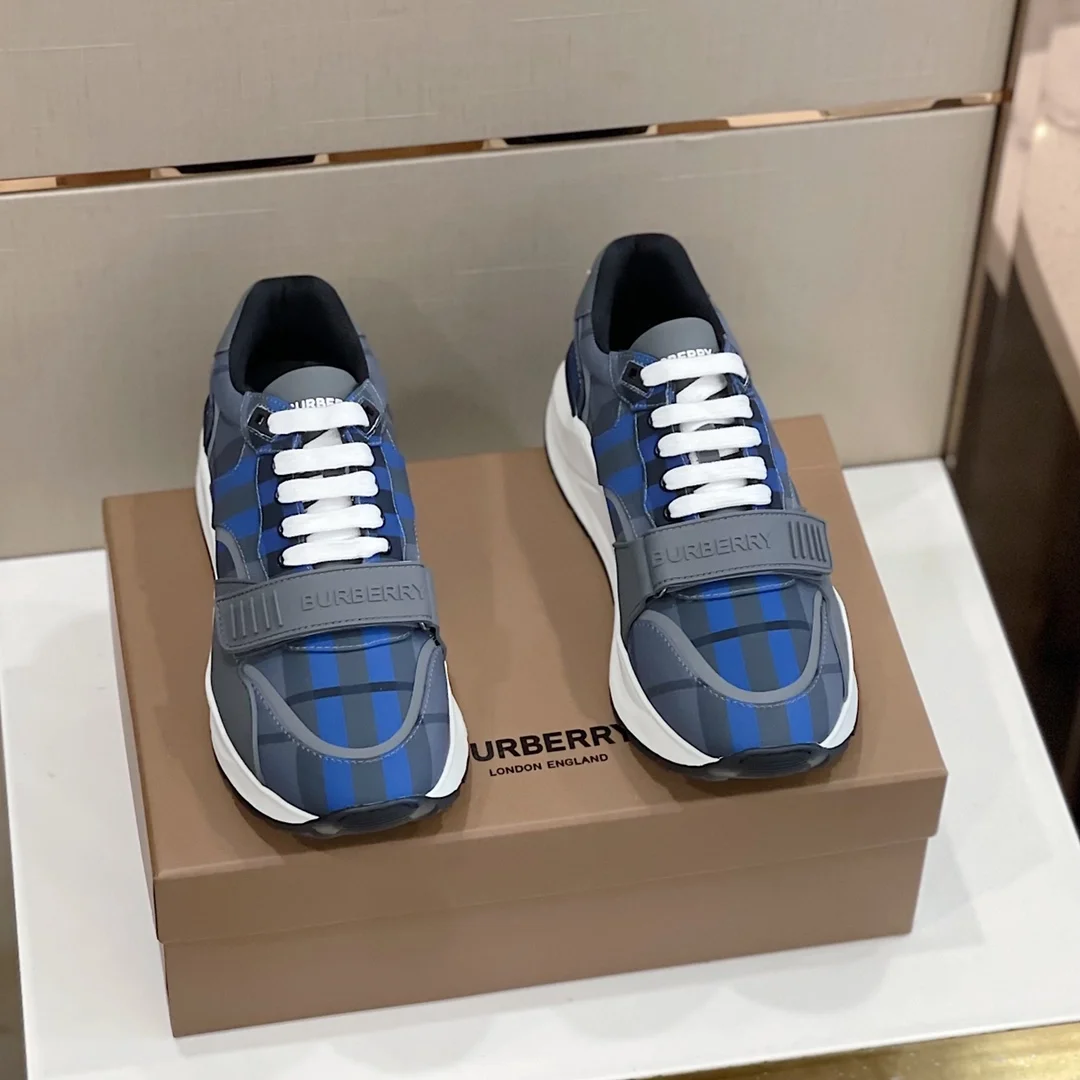 버버리 체크 레더 스니커즈 블루