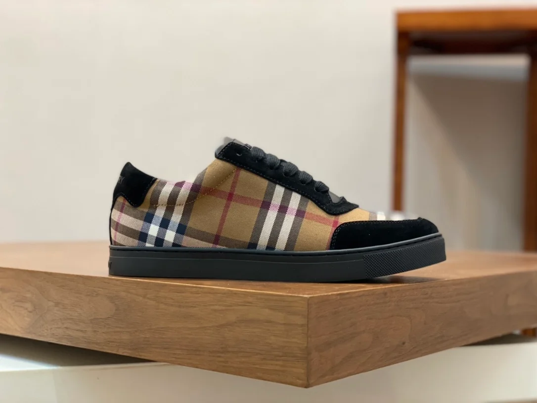 버버리 체크 코튼 스웨이드 스니커즈