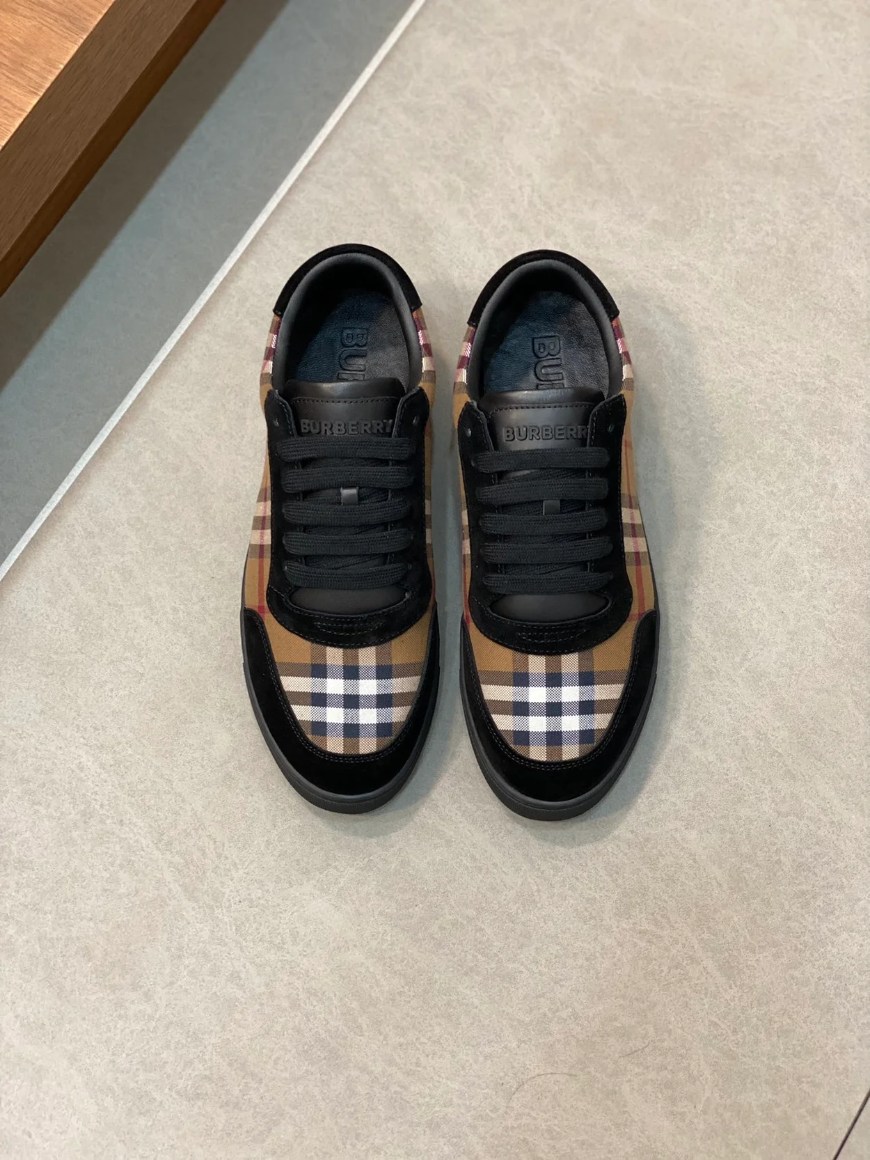 버버리 체크 코튼 스웨이드 스니커즈