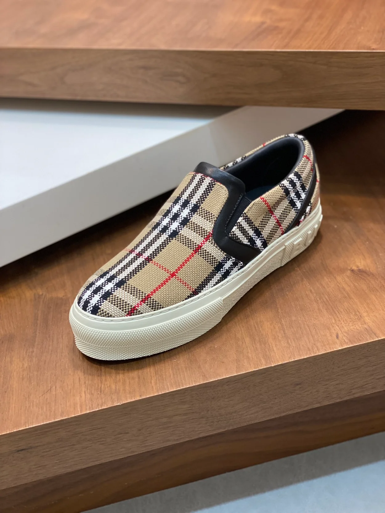 버버리 빈티지 체크 스니커즈 슬립온