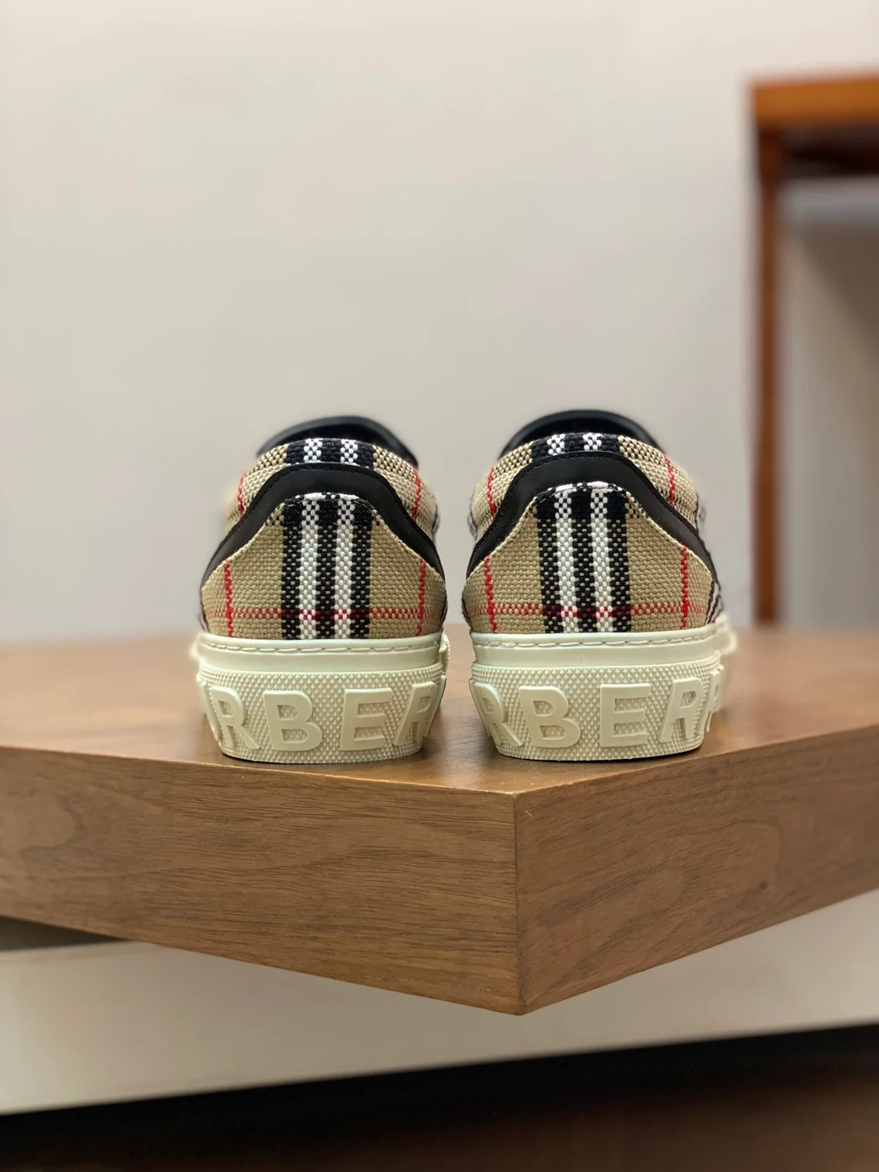 버버리 빈티지 체크 스니커즈 슬립온