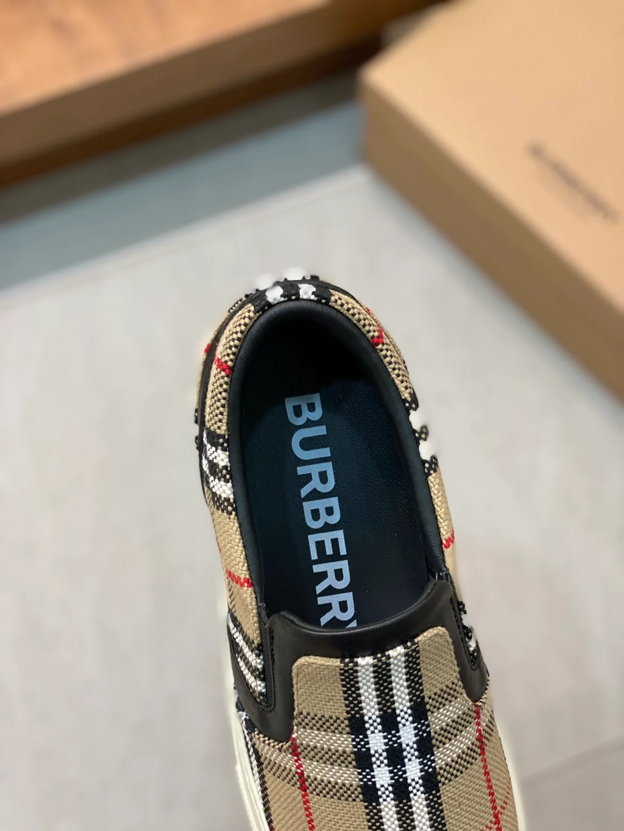 버버리 빈티지 체크 스니커즈 슬립온