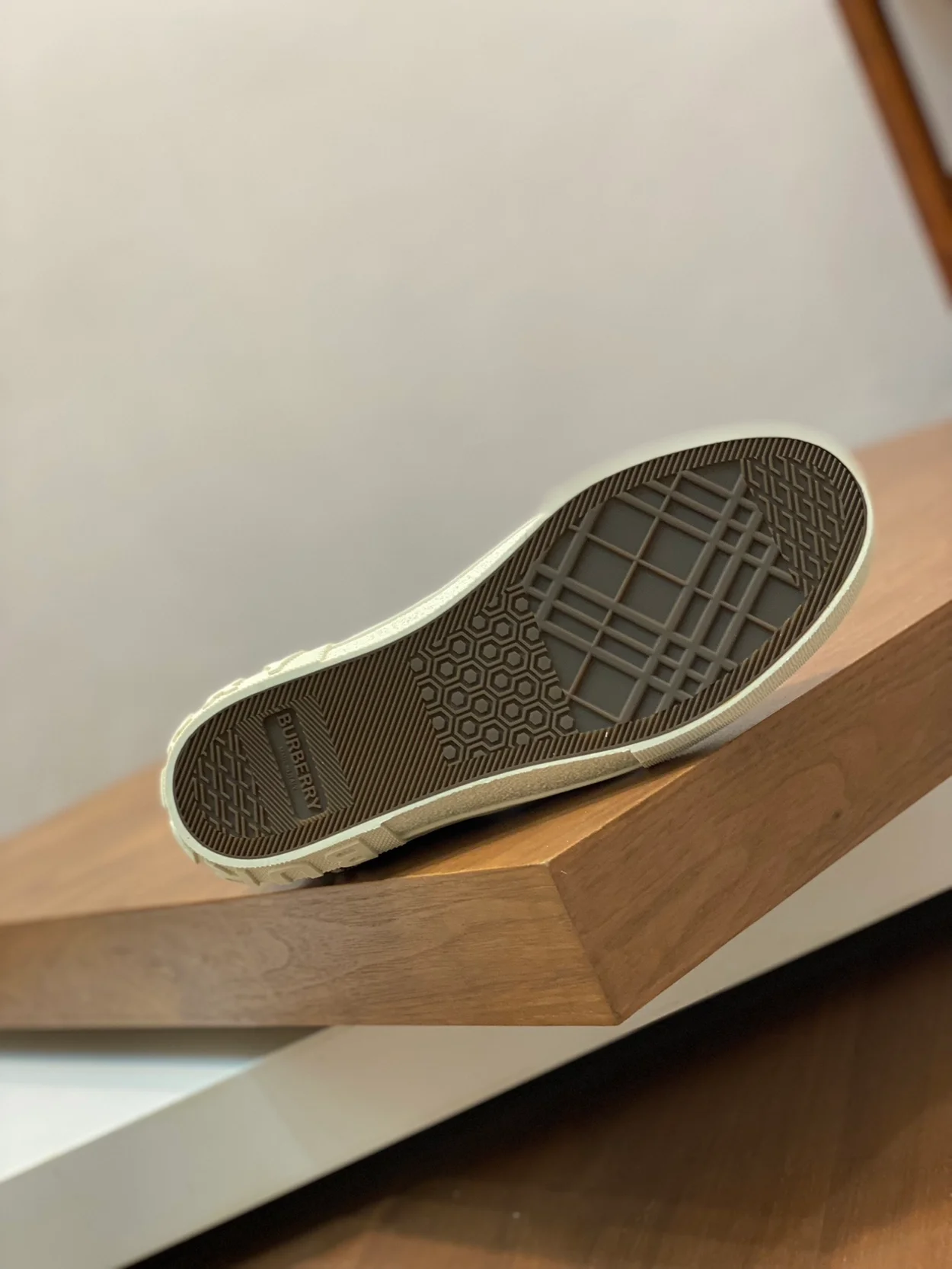 버버리 빈티지 체크 스니커즈 슬립온