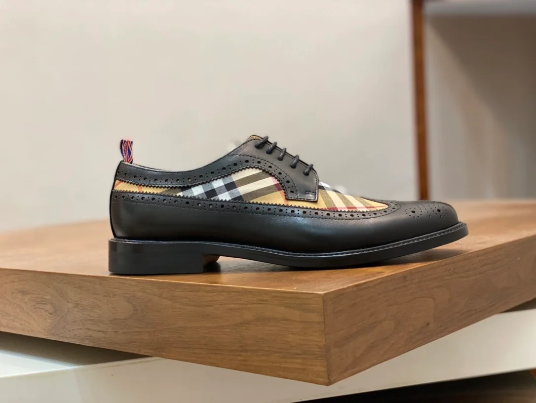 버버리 체크 더비 로퍼 블랙