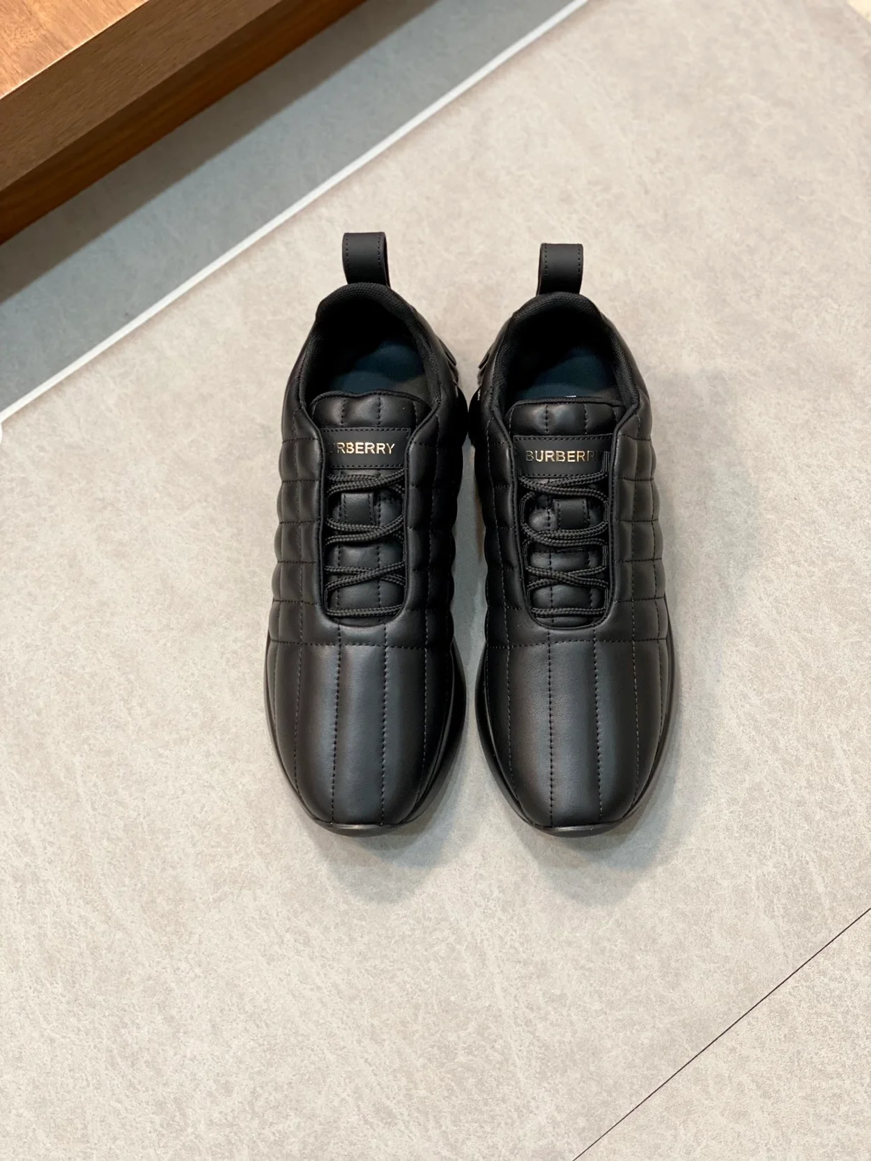 버버리 퀄트 클래스 스니커즈 블랙