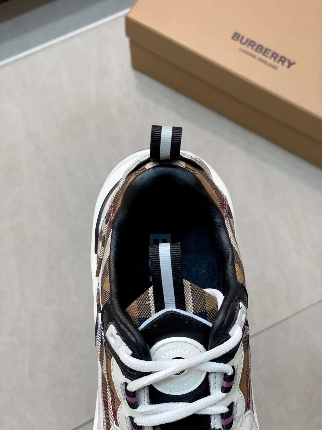 버버리 체크 코튼 빈티지 스니커즈