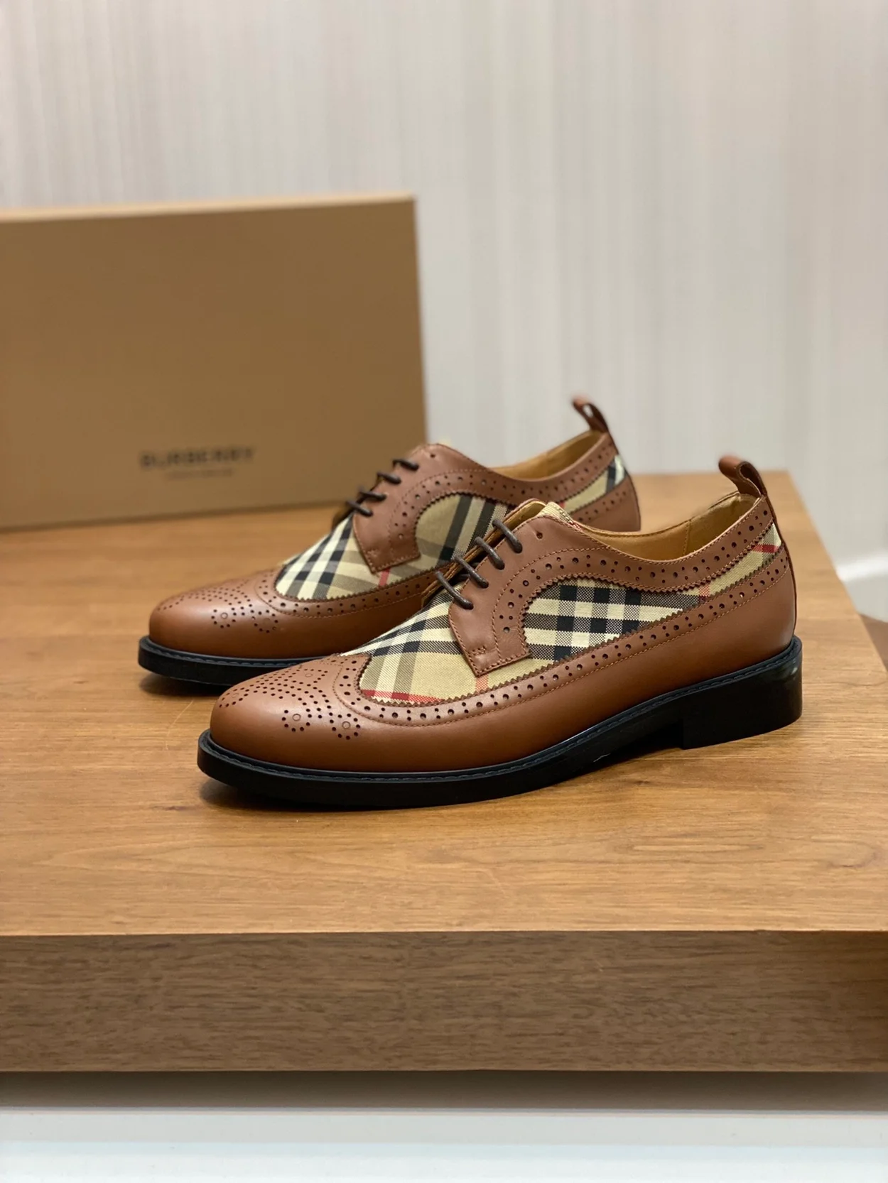 버버리 체크 더비 로퍼