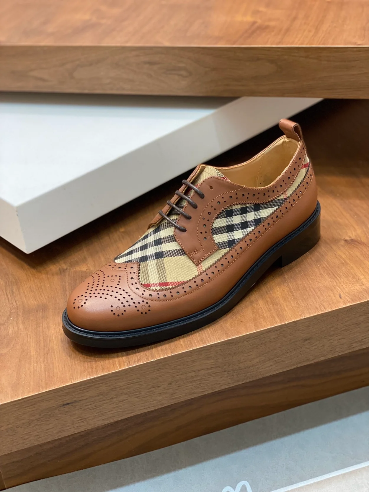 버버리 체크 더비 로퍼