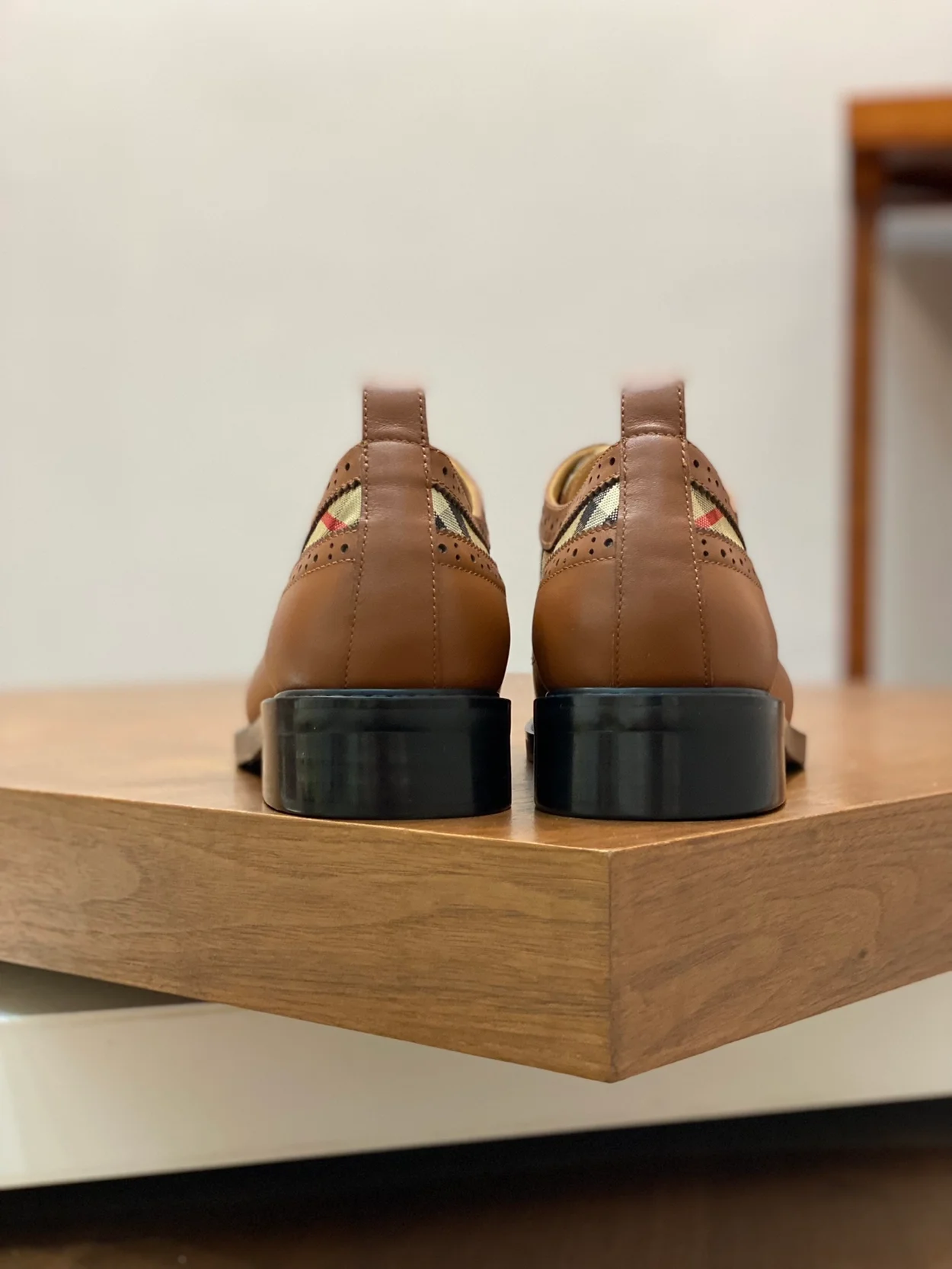 버버리 체크 더비 로퍼