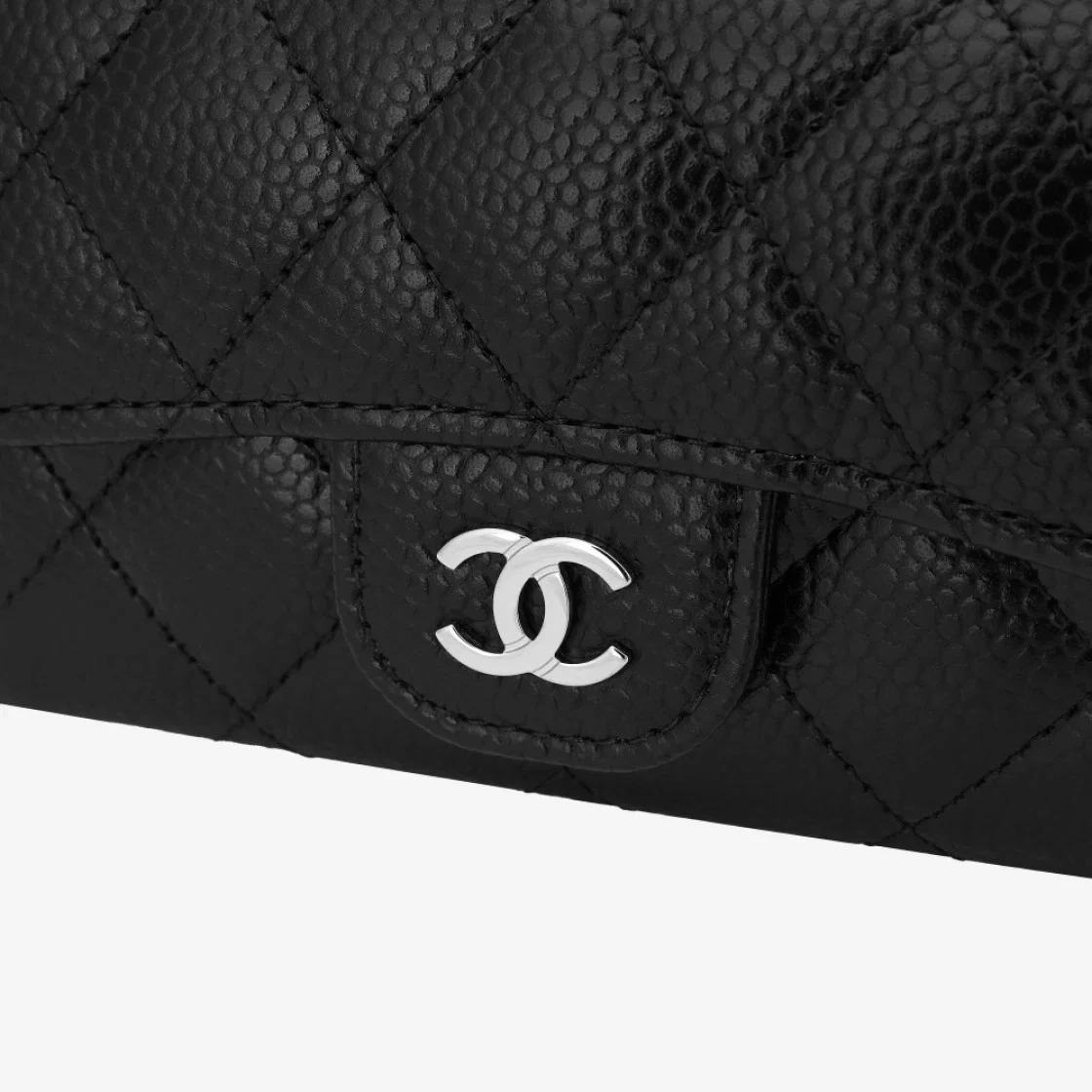 샤넬 클래식 캐비어 카드 홀더 블랙 실버