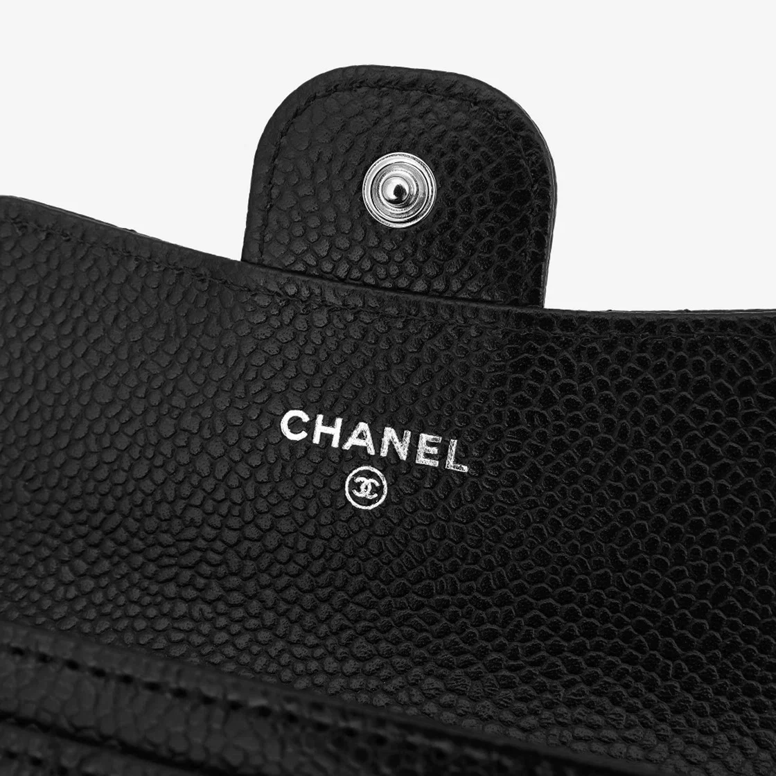 샤넬 클래식 캐비어 카드 홀더 블랙 실버