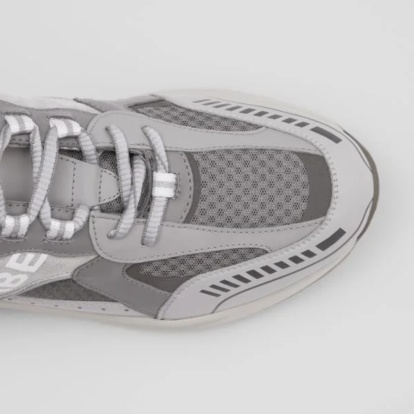 버버리 로고 프린트 레더 그레이 스니커즈