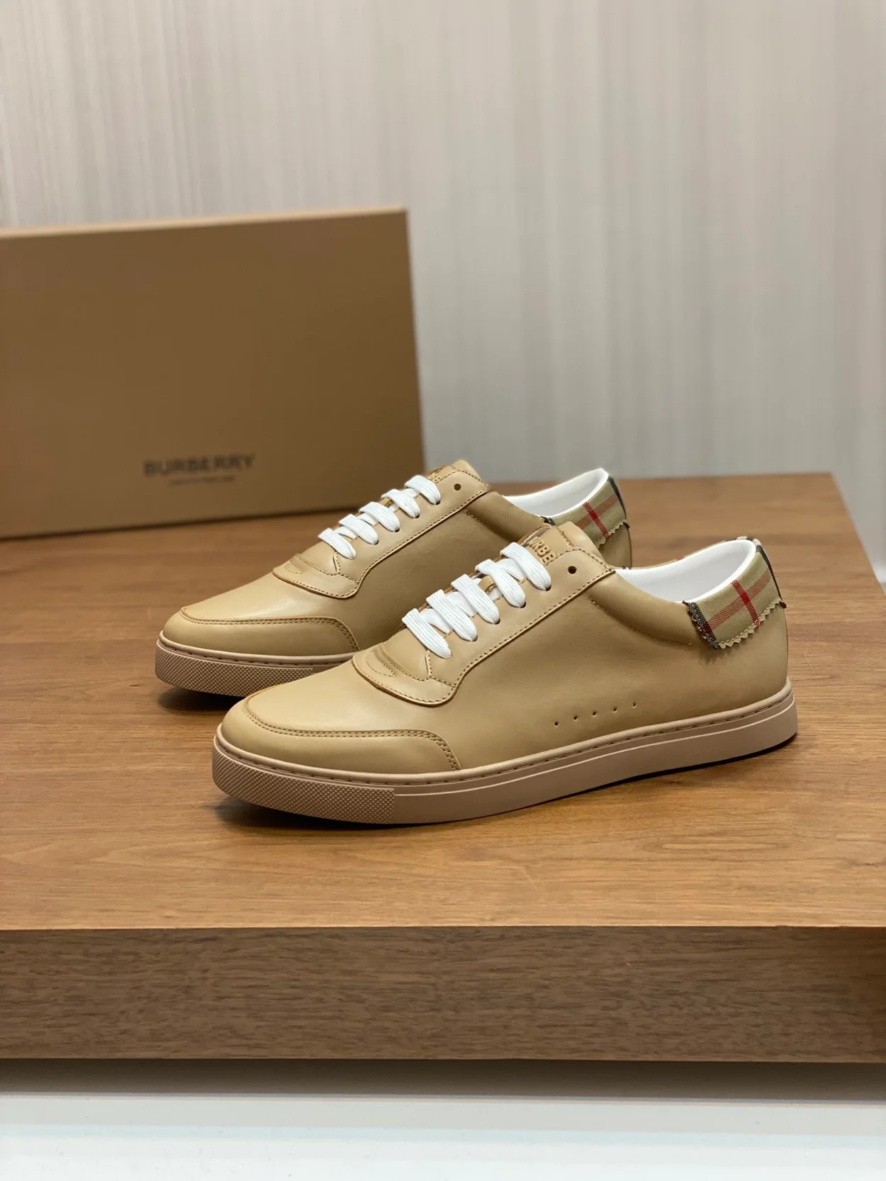 버버리 아카이브 베이지 코튼 스니커즈