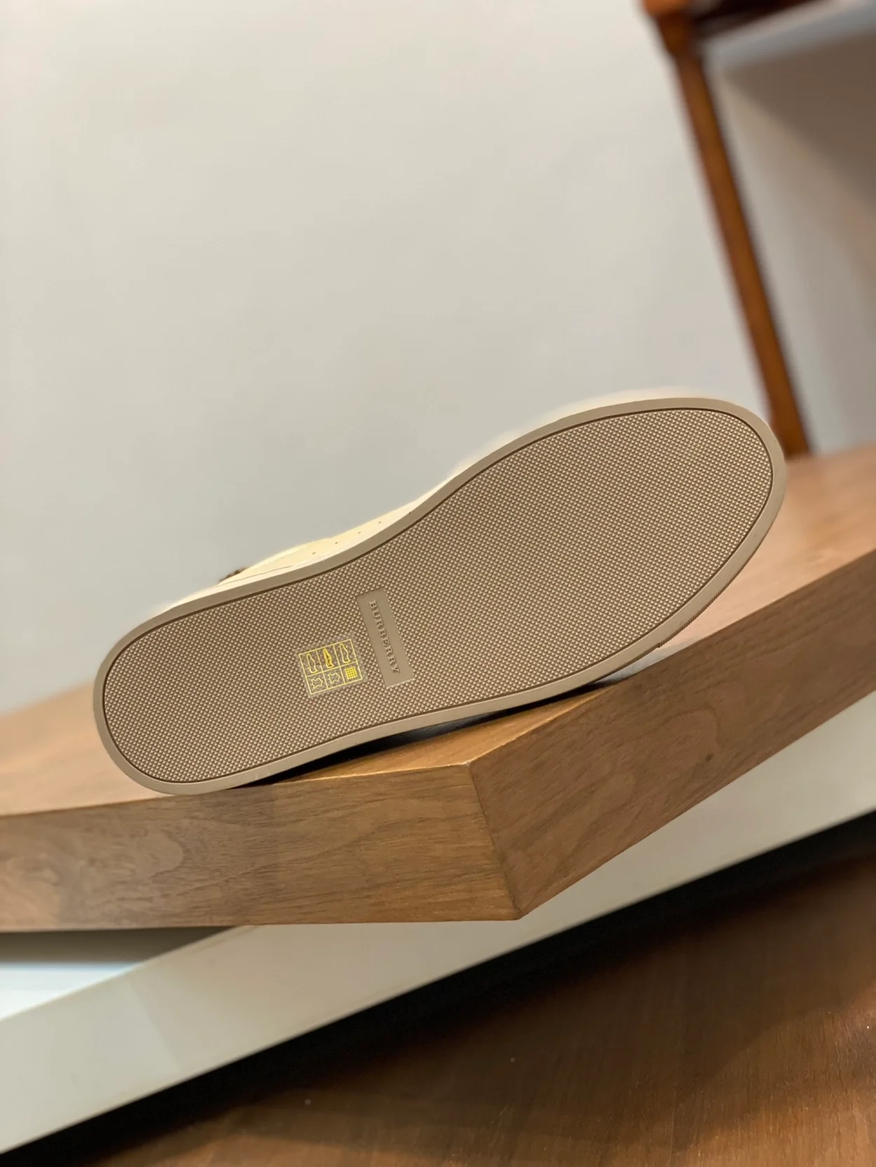 버버리 아카이브 베이지 코튼 스니커즈