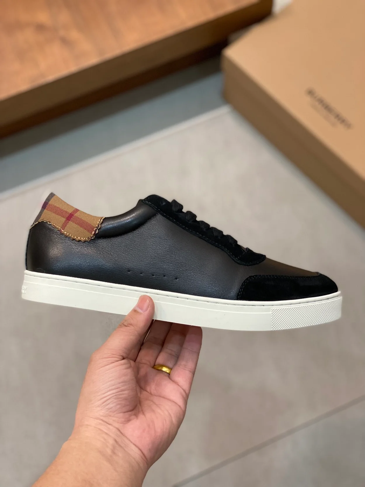 버버리 빈티지 레더 체크 코튼 스니커즈