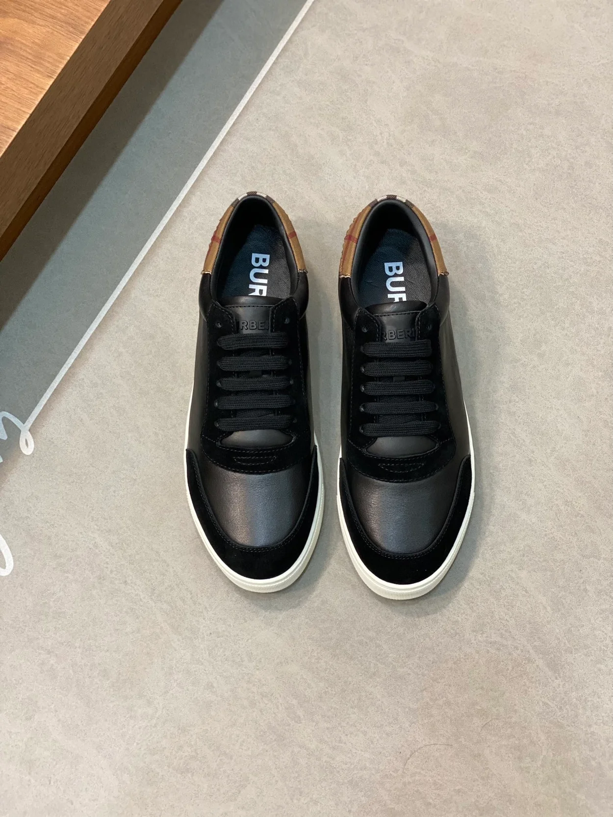 버버리 빈티지 레더 체크 코튼 스니커즈