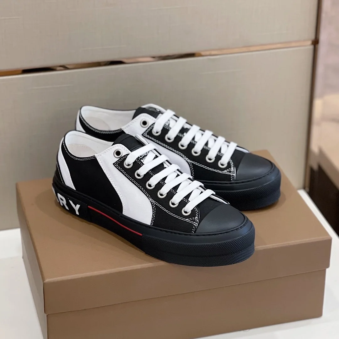 버버리 컬러블럭 로우탑 스니커즈