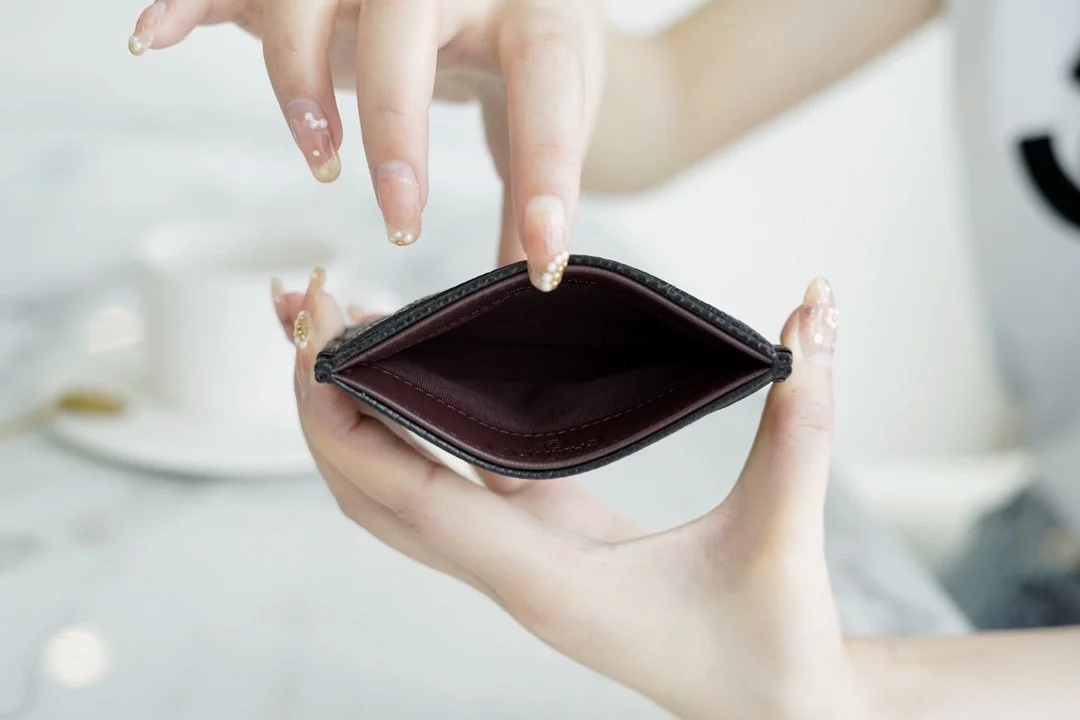 샤넬 클래식 카드 홀더 블랙 골드