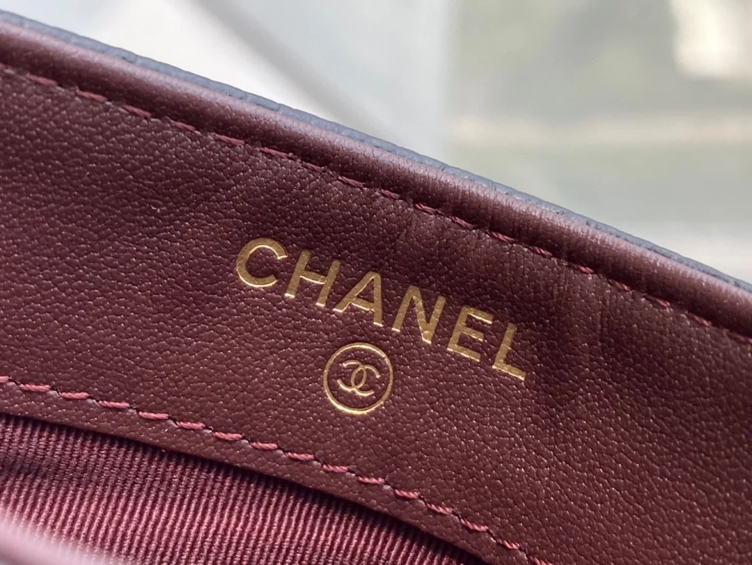 샤넬 클래식 카드 홀더 블랙 골드