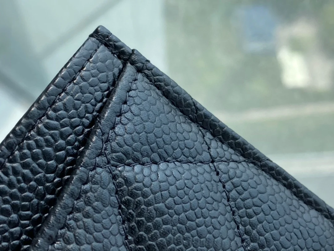 샤넬 클래식 카드 홀더 블랙 골드